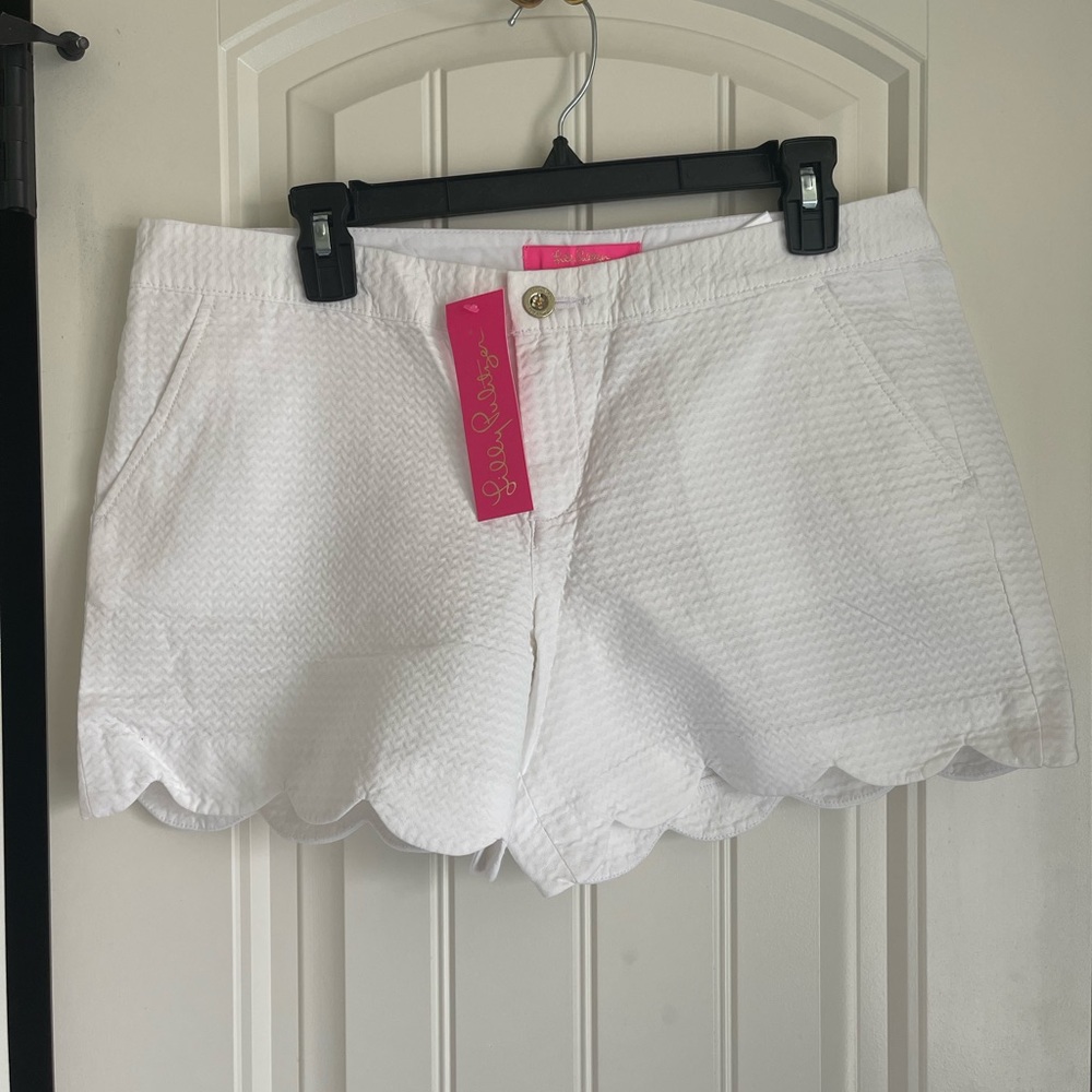 Lilly Pulitzer 4.5” White Buttercup Shorts 10